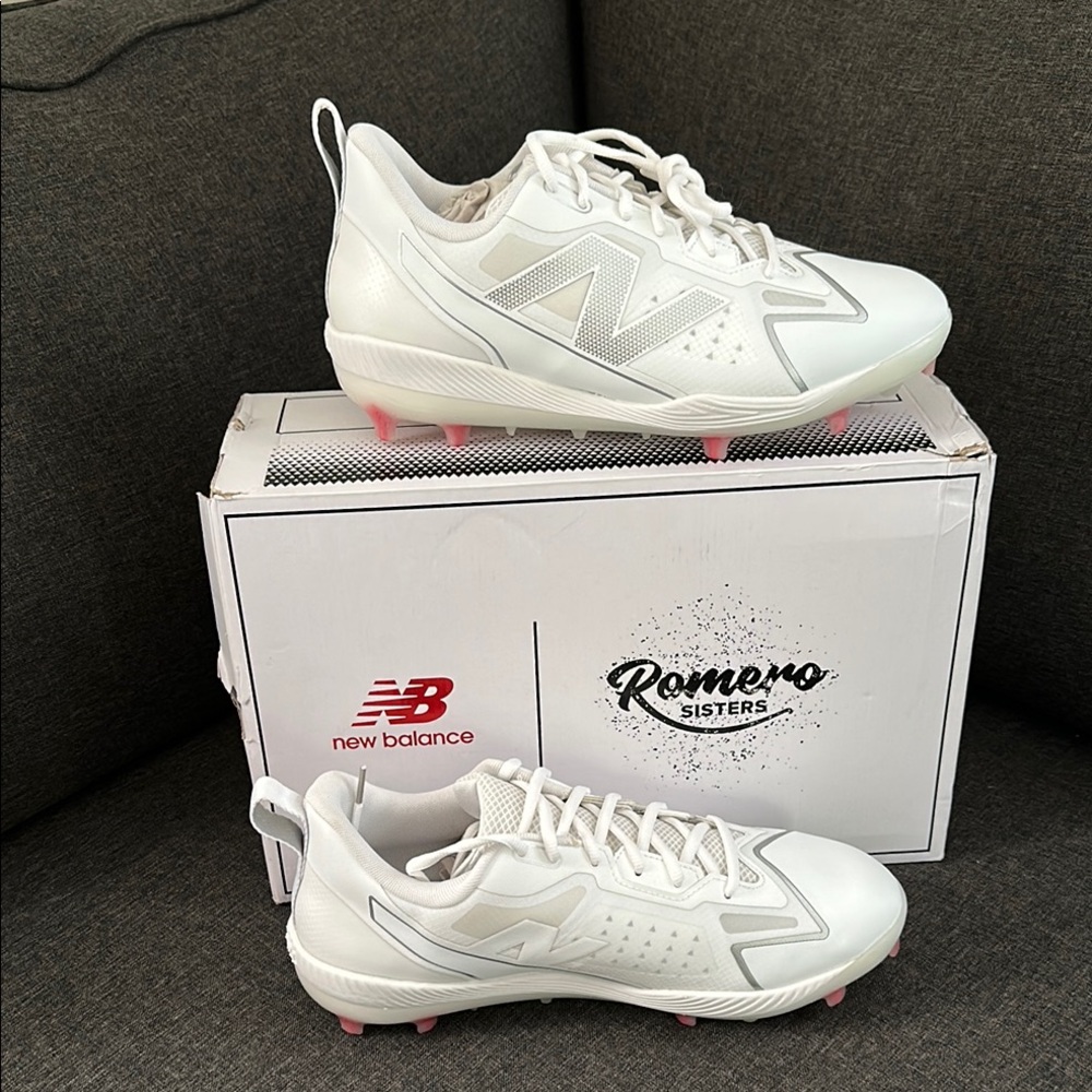 New Balance women’s size 13 wide cleats White Fuel Cell Romero
Mens size 11 1/2